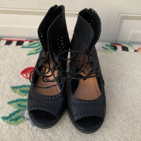 Peep Toe Heel Booties by Rue 21 Sexy black Size S-6/7 - Picture 2 of 11